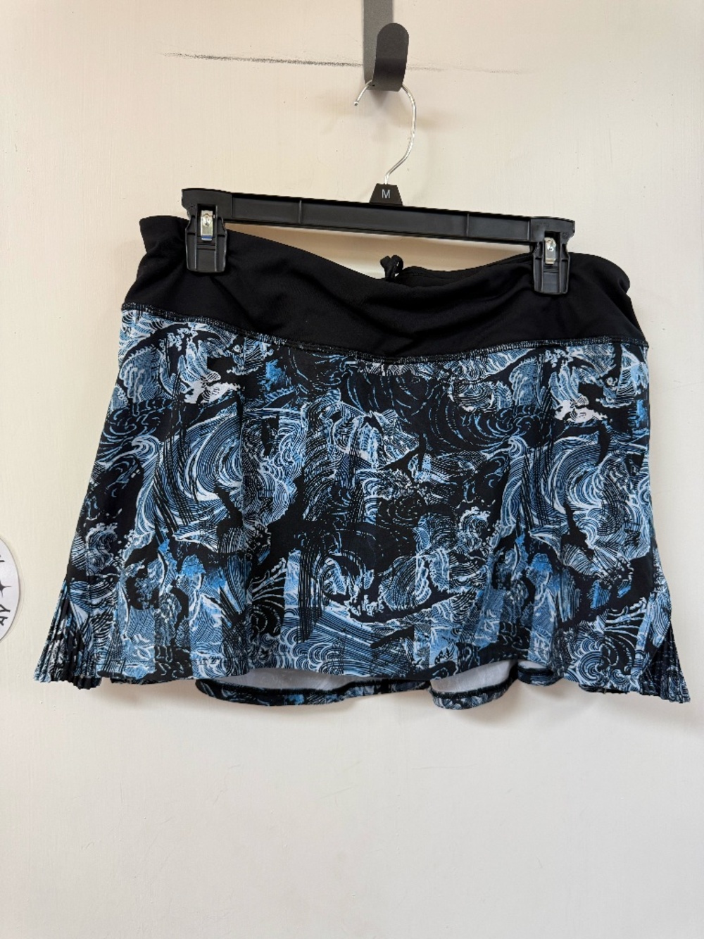 Lululemon play off the pleats skirt